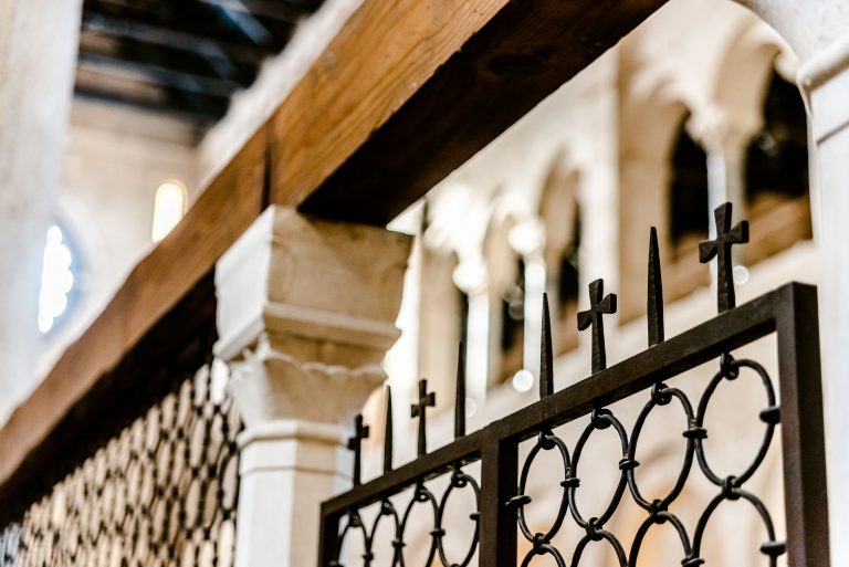 Balustrade care dau tonul unei case cu personalitate