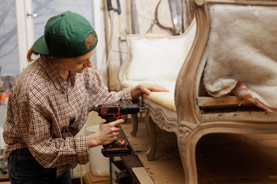 Ghidul complet pentru recondiționarea mobilei din lemn