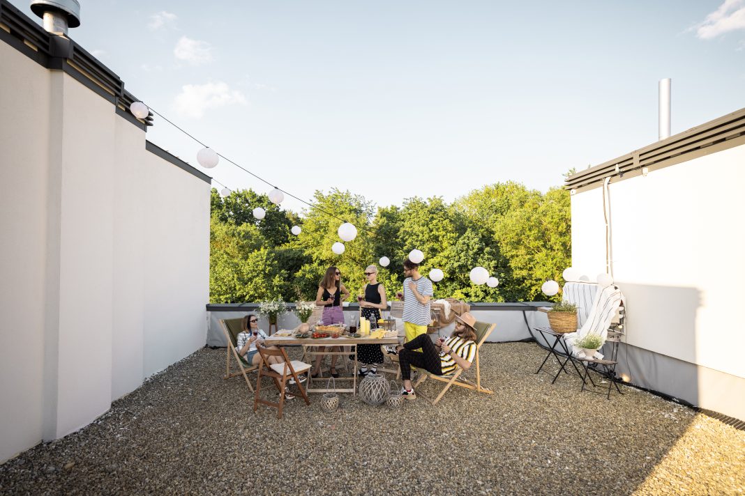 Adio birocrație, bun venit drone! Garaj și terasă fără autorizație Adio birocrație, bun venit drone! Garaj și terasă fără autorizație