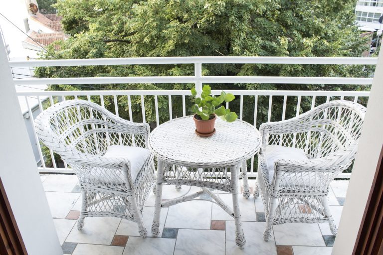 Cum să îți amenajezi balconul la bloc idei moderne și eficiente