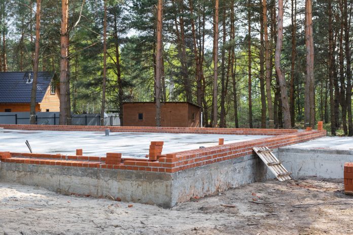 Tipuri de fundații în proiectele de construcție. Fundațiile de adâncime. De ce sunt esențiale pentru o clădire performantă