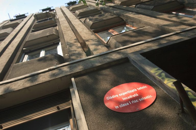 Bucureștiul sub semnul riscului seismic. Peste 2.000 de clădiri riscă să se prăbușească Bucureștiul sub semnul riscului seismic