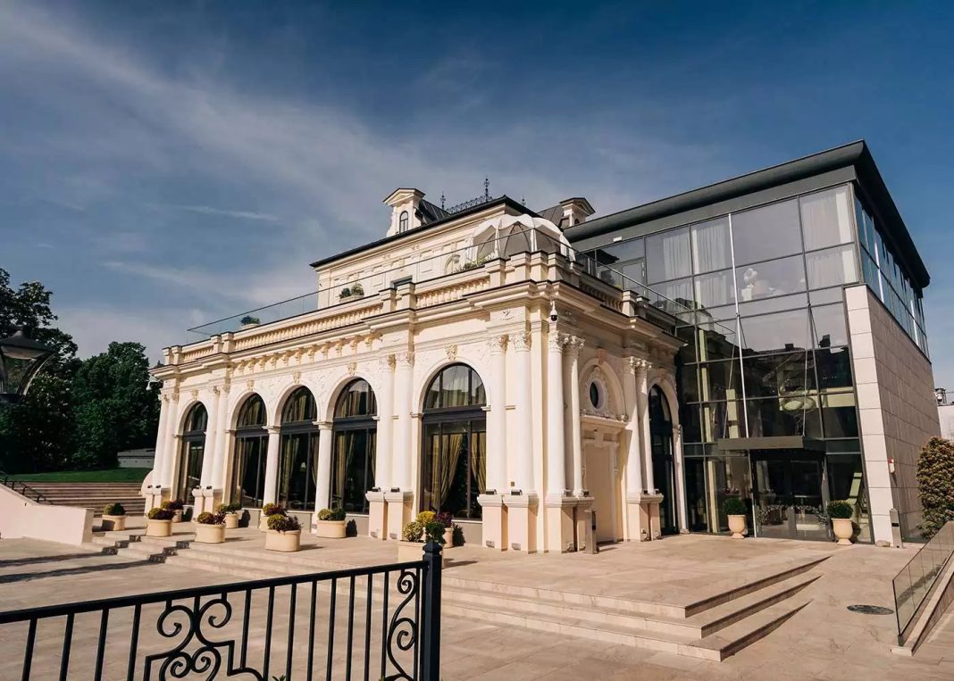 Cazinoul din Arad este una dintre bijuteriile arhitecturale ale Aradului