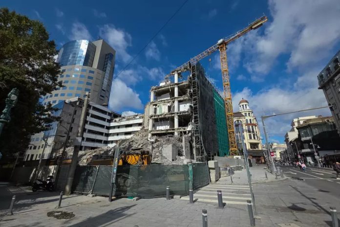 Demolarea clădirii Bancorex de pe Calea Victoriei, amânată