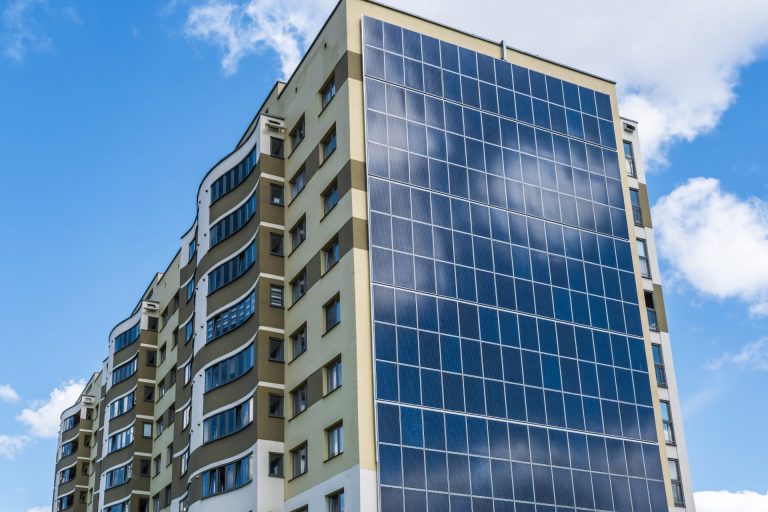 Fațadele care produc energie. Arhitectura viitorului