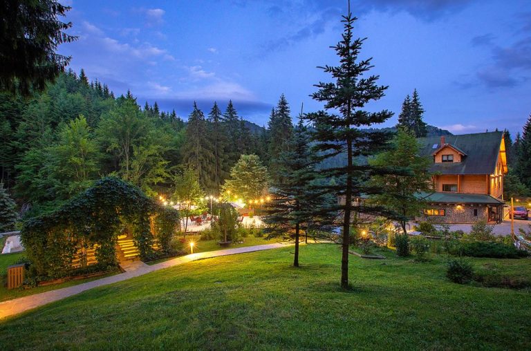 Cabana lui Ceaușescu scoasă la vânzare pentru aproape un milion de euro. De ce este considerată reședință de lux Cabana lui Ceaușescu scoasă la vânzare pentru aproape un milion de euro. De ce este considerată reședință de lux