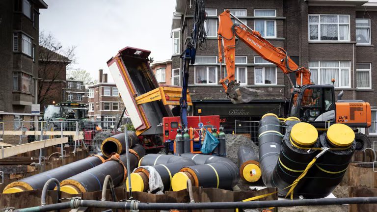 Amsterdam revoluționează încălzirea urbană. Apa din canale, sursă eficientă de termoficare