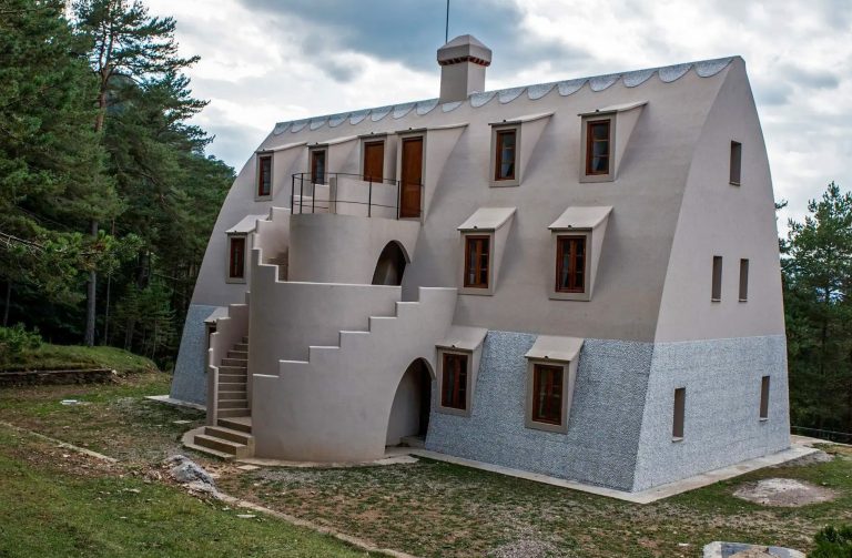 Cabana (xalet) Catllaras a fost autentificată drept opera lui Antoni Gaudi