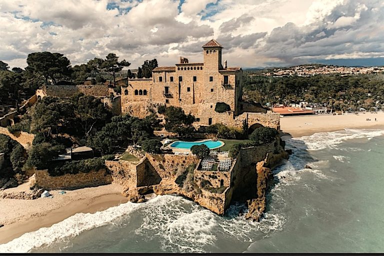 imagine aeriana Castell de Tamarit