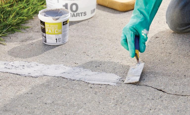 Cum repari fisurile din pavajul de beton al curții după trecerea iernii Cum repari fisurile din pavajul de beton al curții după trecerea iernii