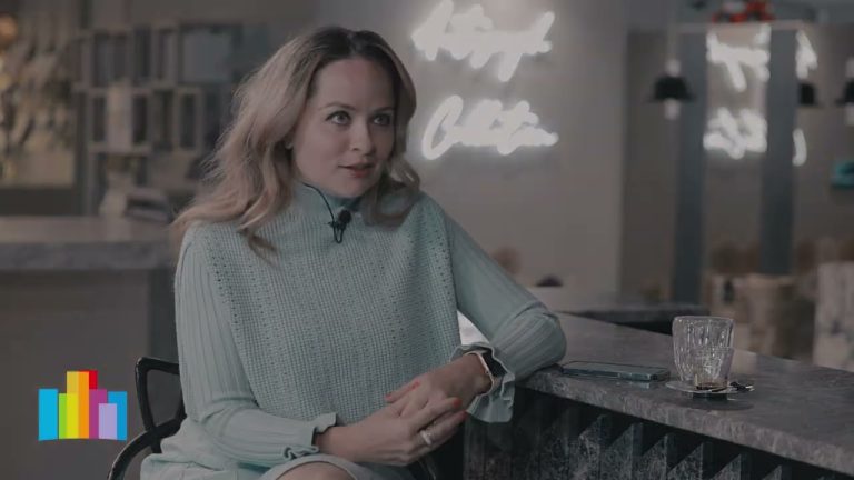 Culorile puternice în amenajările interioare: Cum integrăm culorile în spații mici?/VIDEO