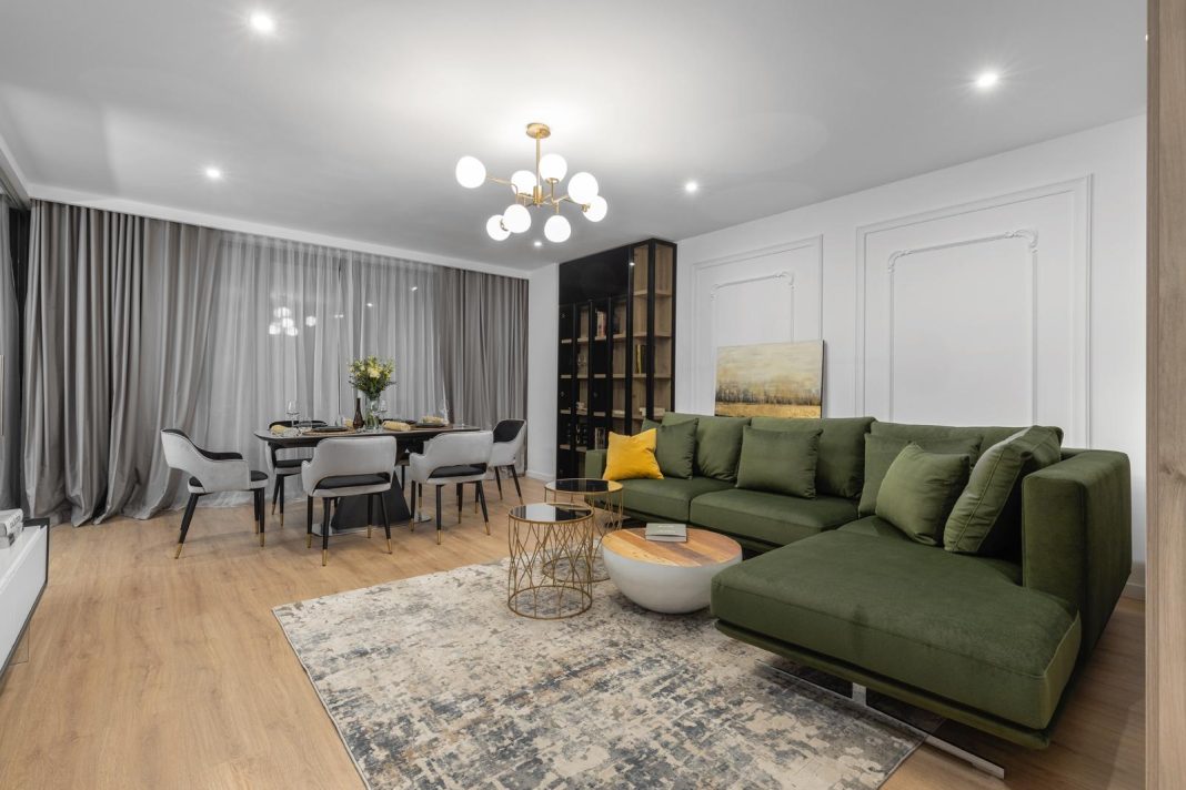 Materiale premium fără bugete uriașe. Cum îți poți amenaja casa cu bani puțini