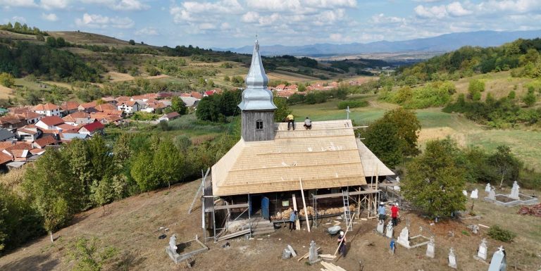 Caravana „Ambulanța pentru Monumente”: 125 de clădiri istorice salvate în 10 ani Caravana „Ambulanța pentru Monumente”: 125 de clădiri istorice salvate în 10 ani